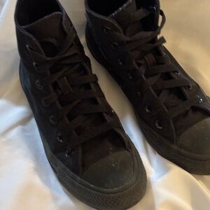 Converse all stars 
Black High-Top Sneakers